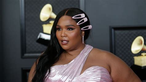 lizzo naked|‘Au natural’: Lizzo shares unedited nude photo with fans